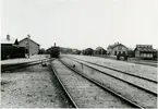 Två stationshus i Markaryd. Till vänster syns Markaryd Väster och till höger Markaryd.