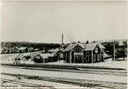 Sölvesborg - Olofström - Älmhults Järnväg öppnades 1901 för allmän trafik. Samma år anlades station. Då byggdes en- och enhalvvånings stationshus i trä. Järnvägen förstatligades 1942. I slutet av 1950-talet ersattes stationshuset med en nybyggnad öster om banan. Stationen och hela bangården är anpassade efter industriomgivningen bland annat Svenska stålpressnings, plåtpressverk, emaljeringsverk, träullfabrik, såg, kvarn och kraftverk. Persontrafiken lades ned 1984 och bandelen Sölvesborg - Olofström revs upp. Idag trafikeras bandelen Olofström - Älmhult med godståg från Volvo till Göteborg och gent samt tåg med skrot från Volvo av Stena Metall.