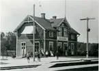 Sölvesborg - Olofström - Älmhults Järnväg öppnades 1901 för allmän trafik. Samma år anlades station. Då byggdes en- och enhalvvånings stationshus i trä. Järnvägen förstatligades 1942. I slutet av 1950-talet ersattes stationshuset med en nybyggnad öster om banan. Stationen och hela bangården är anpassade efter industriomgivningen bland annat Svenska stålpressnings, plåtpressverk, emaljeringsverk, träullfabrik, såg, kvarn och kraftverk. Persontrafiken lades ned 1984 och bandelen Sölvesborg - Olofström revs upp. Idag trafikeras bandelen Olofström - Älmhult med godståg från Volvo till Göteborg och gent samt tåg med skrot från Volvo av Stena Metall.