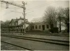 Stationen öppnades 1876 för godstrafik och 1881 för persontrafik. Statens Järnvägar och Bergslagernas Järnvägar byggde 1877 stationshuset för föreningsstationen. Det revs 1929 och ersattes av ett nytt, alldeles intill det äldre. Olskroken nedlades 1980 för persontrafiken och nu finns inga synliga rester av stationen.