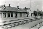 Ryds Järnvägsstation med tillliggande hotell.