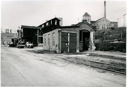 Billerud, Slottsbrons sulfitfabrik. Lokstallet användes av  