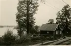 Sparreholm. Statens Järnvägar, SJ. Banvaktstugan 522.. Stugan är nu riven.