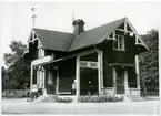 Gamla Uppsala station färdig år 1875. Uppförd av byggmästare Bengtson på förslag av ingenjörer Almlöf och Poignant.