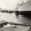 Göteborgs hamn. Pråmar försedda med räls användes för transport av smalspåriga godsvagnar till och från fartyg och industrier vid Göteborgs hamn.