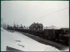 Malmtåg med vagnarna, Statens Järnvägar, SJ M2 6478, SJ M2 15476 (sist), Finka G1F 18873, SJ 17278 vid Torneträsk station.