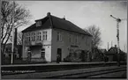 Vallåkra station efter ombyggnaden. År är okänt, men mejeriet i bakgrunden revs 1935.