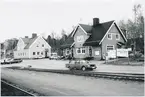 Station öppnad 1918. En- och enhalvvånings stationshus i trä byggdes med godsmagasinet. Stationen upphörde 1992. Från 1993 fungerar bara som säsongsstation. Fotot är tagen strax innan nedläggningen.