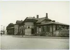 Stationshuset i Ängelholm från gatusidan.