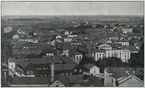 Örebro, utsikt över Örebro norrut från Nikolaikyrkans torn, teatern till höger i bild.