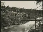 Järnvägsbrobygge vid Stora Luleälven.
Provisorisk landsvägsbro vid Stora Luleälven.