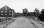 Magasinsbyggnad vid Hidingebro station.