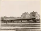 Nyköping Centrals stationshus med sin karakteristiska loggia.