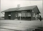 Håll- och lastplatsbyggnaden i Odensala.