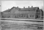 Ånge station med personal.