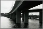 Lidingövägbron, Stockholm - Södra Lidingöns Järnväg, SSLidJ spårvagn 21 och SSLidJ spårvagn 28.