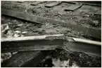 Skador på räl efter urspårning av tåg 93, Nordpilen, på sträckan mellan Simeå och Undersvik 1956-03-27.