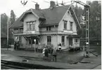 Station anlagd 1902. Tvåvånings stationshus i trä