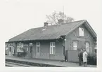 Skrevs tidigare REFTELED. Tidigare REFTELE NEDRE och ÖLMESTAD. Station anlagd 1877. Envånings stationshus i tegel. Bostaden renoverades 1939. Första stationshuset envånings i tegel, 1901 nytt stationshus, ombyggt 1938. Öppnad 1877-09-01. Biljettförsäljningen nedlagd och stationen i praktiken obemannad . Namnändring från ÖLMESTAD 1885-05-15 
Reftele hus 1