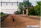 Stationen öppnades 1884. Envånings stationshus i tegel med två gavlar mot banan. Åren 1921-22 tillbyggdes norra flygeln. Elektriferingen kom 1937, Fanns tegelbruk i närheten.