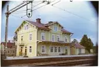 Tvåvånings stationshus i trä, byggår 1890