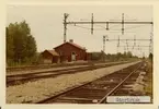 Hållplats anlagd 1915. Envånings stationshus i trä. Byggnaden reparerades 1941.