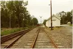 Namnet var före 1921-05-01 ÖSTERBY. Stationen öppnad 1878-01-02, nedlagd 1970-08-01. Anlades som anhalt 1878, och blev station 1918. Sistnämnda år förlängdes bangården, som dessutom fick två nya spår. Stationshus i två våningar i trä .Nytt stationshus 1917