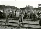 Folksamling vid Karlshamn station.