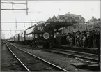 Invigningståget på Gävle station med loket Statens Järnvägar, SJ Da 810.