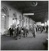 Barn från Finland i samband med barnevakueringen under kriget, här vid Uppsala station.