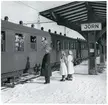 Stinsen på Jörns station, och några lottor vid barnevakueringståg.