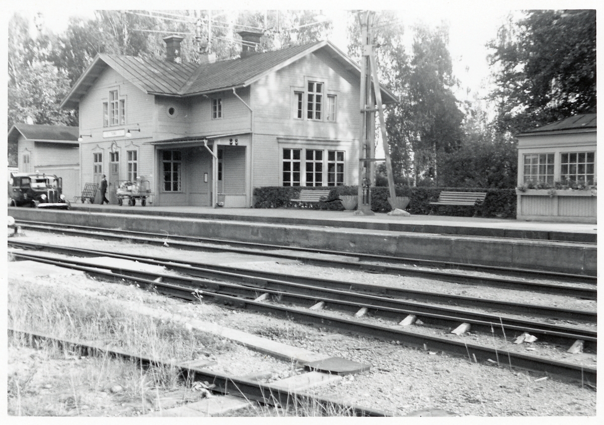 Tobo station.