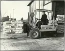 Lastning med truck i Oxelösund hamn.