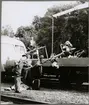 Lastning av borrmaskin för sliperinläggning på spåret vid Lindesberg 1962.