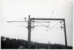 Kontaktledningar på bron vid Stäket, på sträckan mellan Stäket och Kungsängen.
