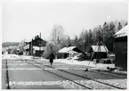 Mörsil station mot vänster.