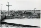 Järnvägsbygge i Töreboda över Göta kanal. Gamla svängbron.