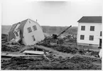 Efterdyningarna av jordskredet i Surte som inträffade den 29 september 1950. Pågående uppröjningsarbete.