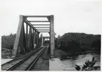 Järnvägsbro över Göta älv vid Vargön sett mot Uddevalla.