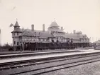 Krylbo station 1900. I väntan på Invigningståget å bandelen Krylbo-Frövi-Örebro skall passera stationen den 12/12 1900