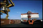 Containerlastning/lossning med truck GD-3219.