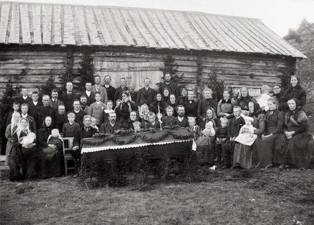 Gravferd etter Engebret Pedersen (1819-1900).