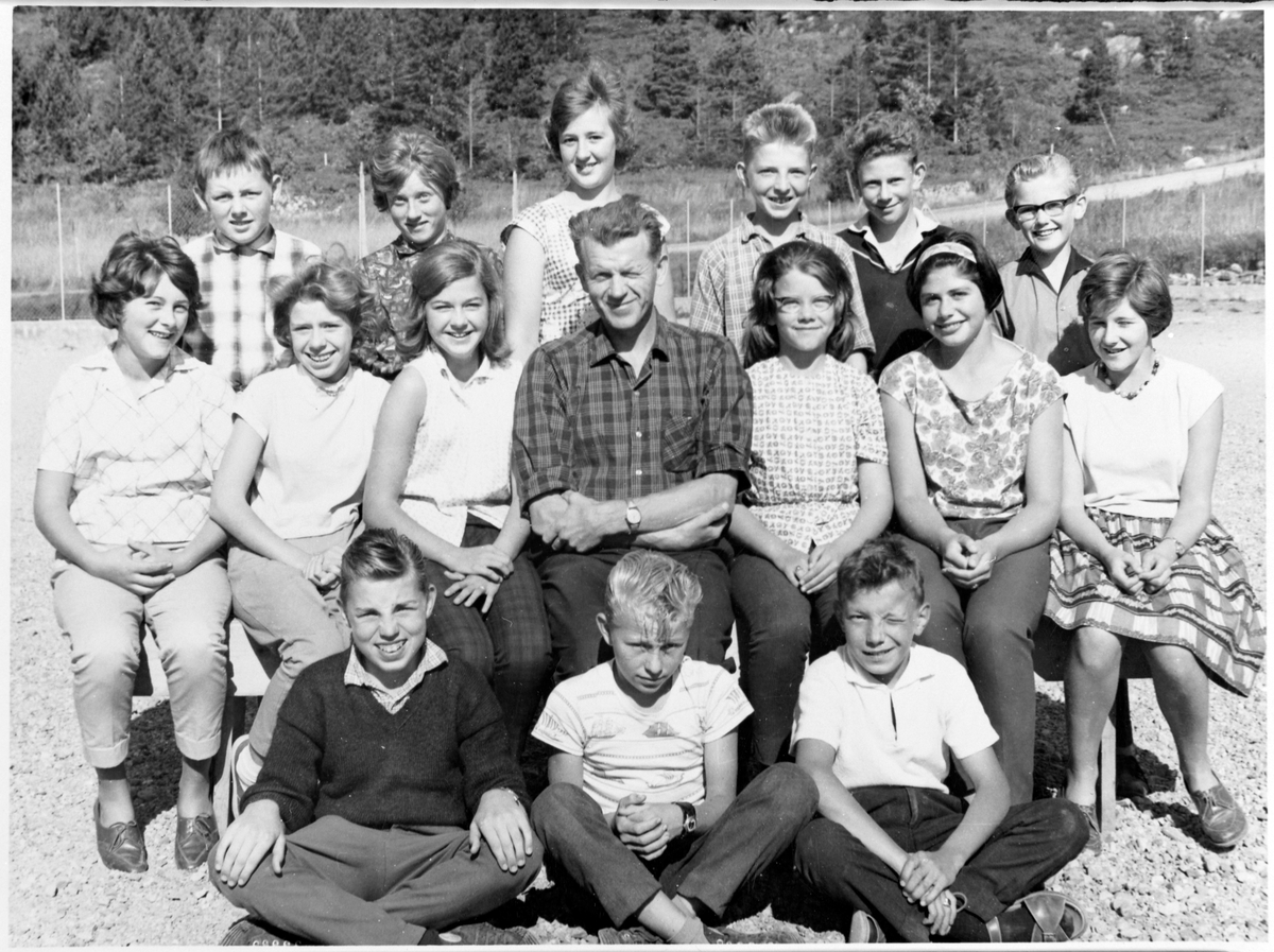 Klassebilde av 7. klasse Fagerenget skole, Lysøysund, Bjugn.