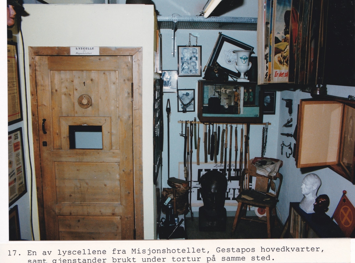 Album med foto fra utstillingen i kjelleren på politistasjonen i Trondheim fra 1975-1992, med forord av Knut Sivertsen