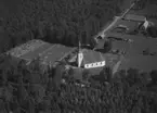 Flygfoto över Brahekyrkan på Visingsö i Jönköpings kommun. Nr O 1.