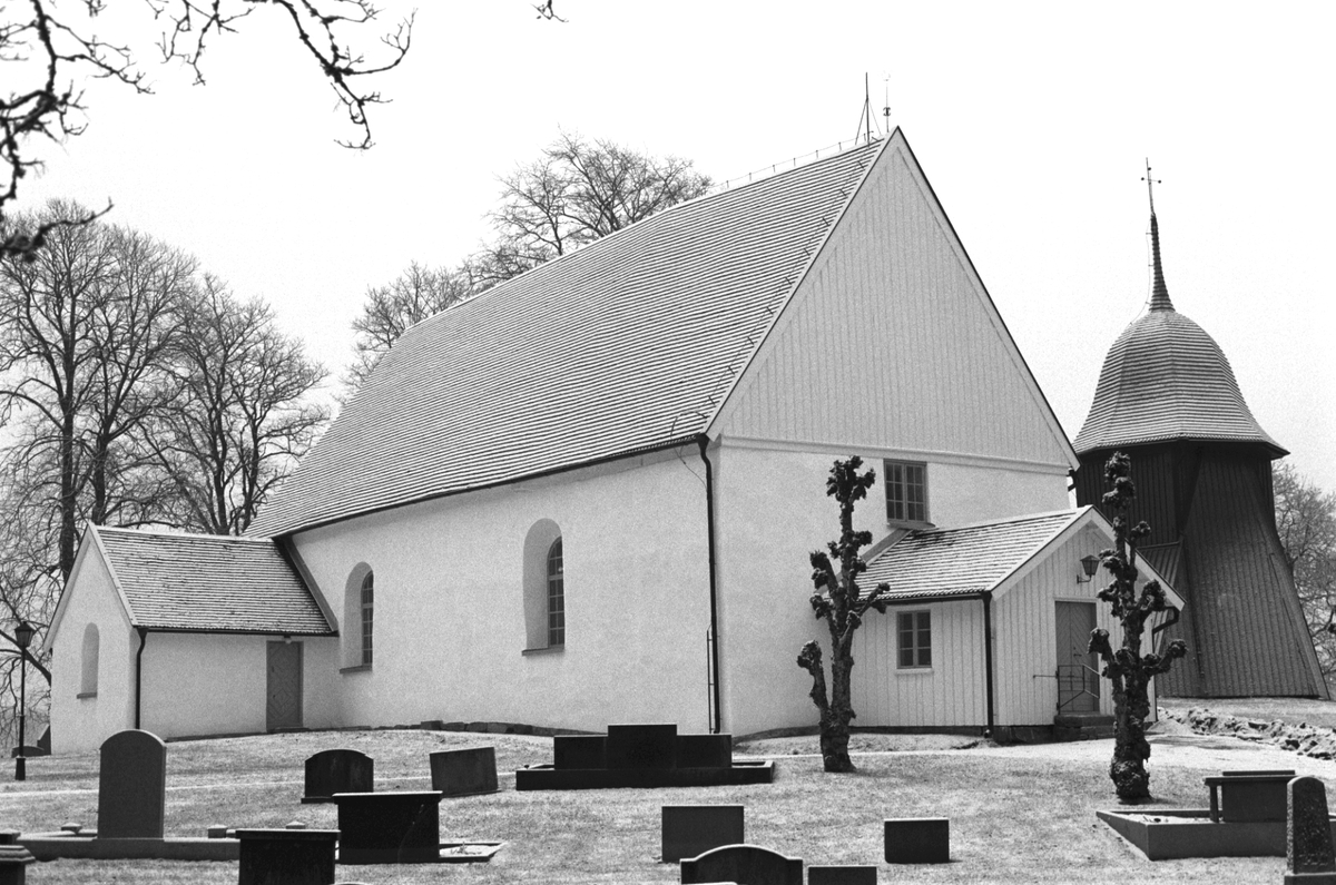 Herrljunga. Od kyrka