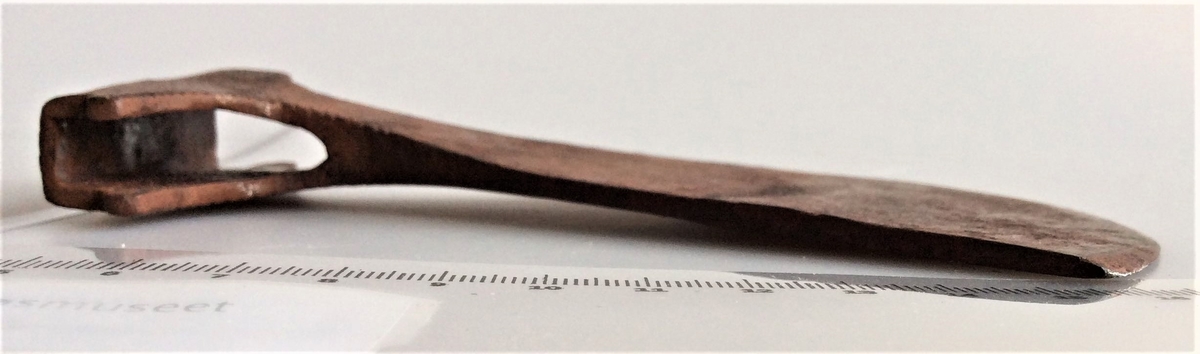 Stridsøks av jern funnet i Viken