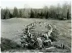 Badelunda sn, Anundshögsområdet, Långby.
Det stora skeppet under renoveringen. 1932.