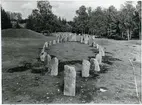 Badelunda sn, Anundshögsområdet, Långby.
Stora skeppssättningarna, 1933.