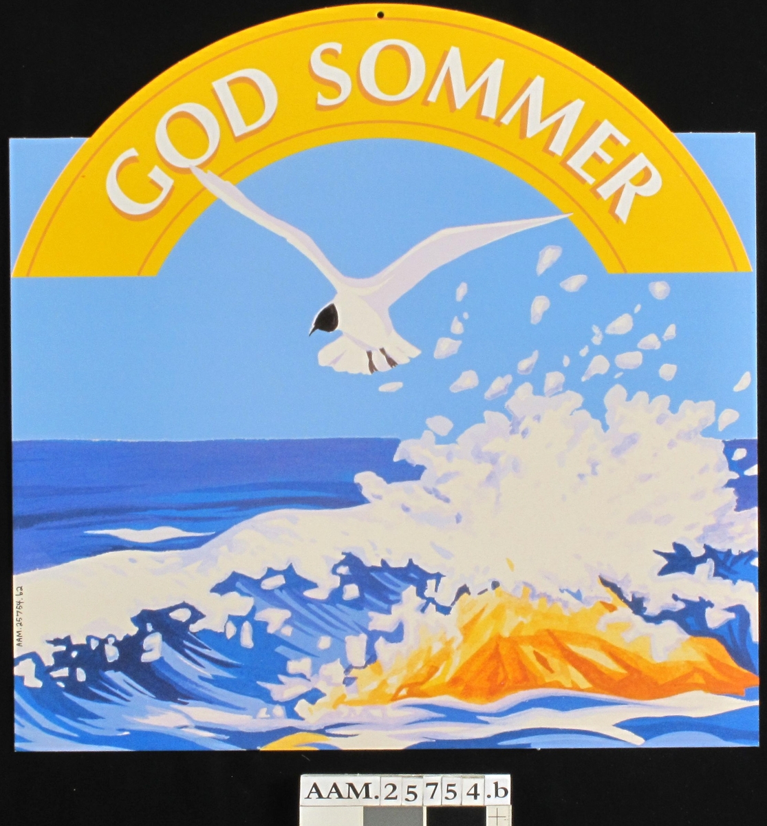 Sjø og sommer, seilbåt, terne, fyrlykt, redningsbøye.